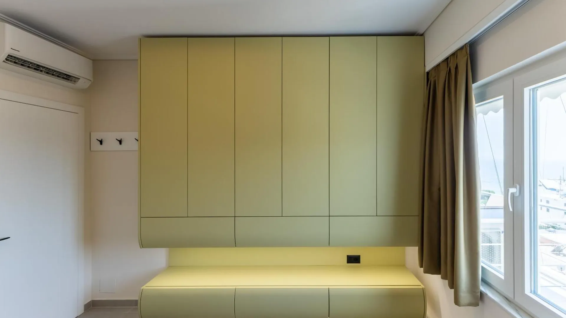 The View - Tiffany Luxury 2 Bedroom Free Parking, Central Sarande Apartment