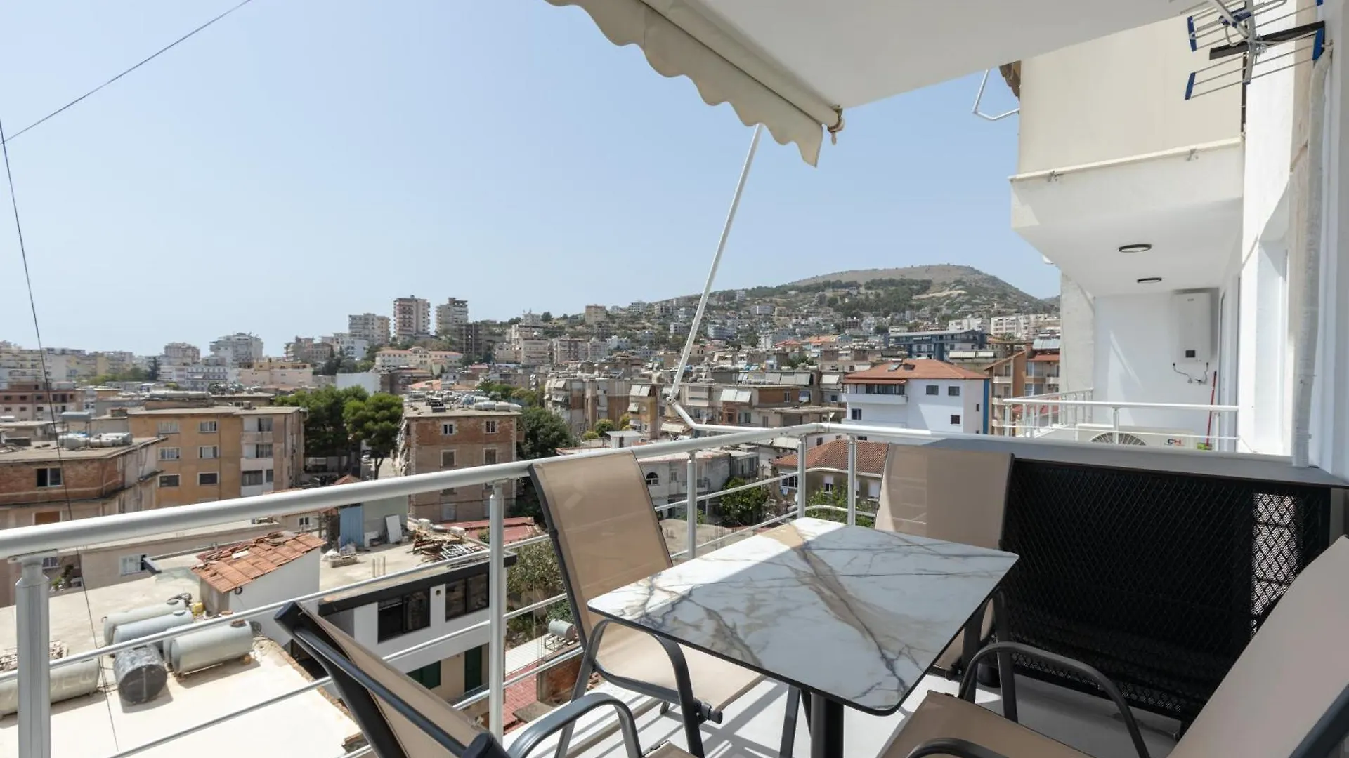 Apartment The View - Tiffany Luxury 2 Bedroom Free Parking, Central Sarande Albania