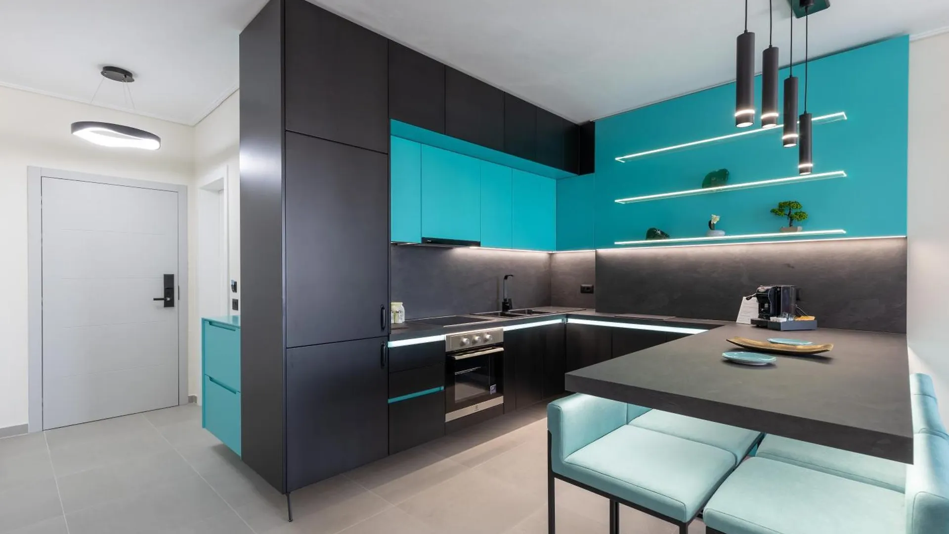 The View - Tiffany Luxury 2 Bedroom Free Parking, Central Sarande Apartment