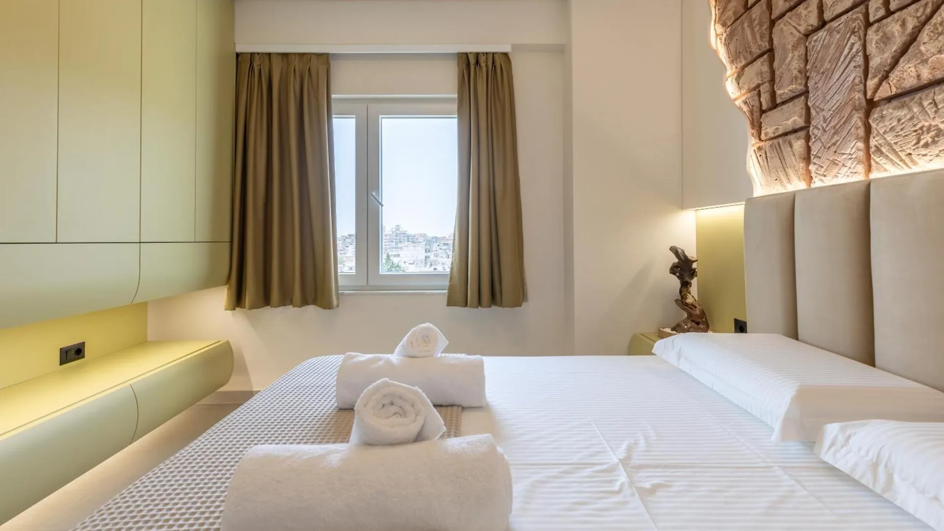 The View - Tiffany Luxury 2 Bedroom Free Parking, Central Sarande Albania